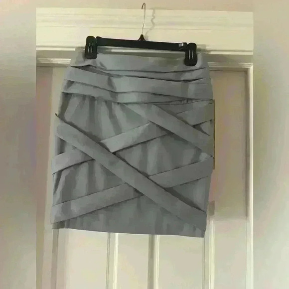 Katherine Kidd Skirt. Size 6 fully lined zipper in back gray. - Picture 5 of 10